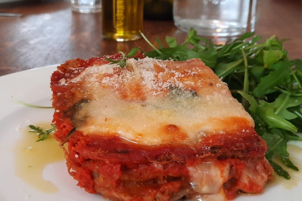 Parmigiana: weetjes over dit fantastische Italiaanse vegetarische gerecht