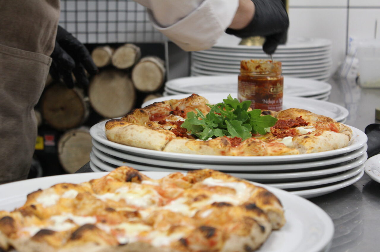 Een paar weetjes over Italiaanse pizza (Napolitaanse!) die je absoluut niet mag missen.